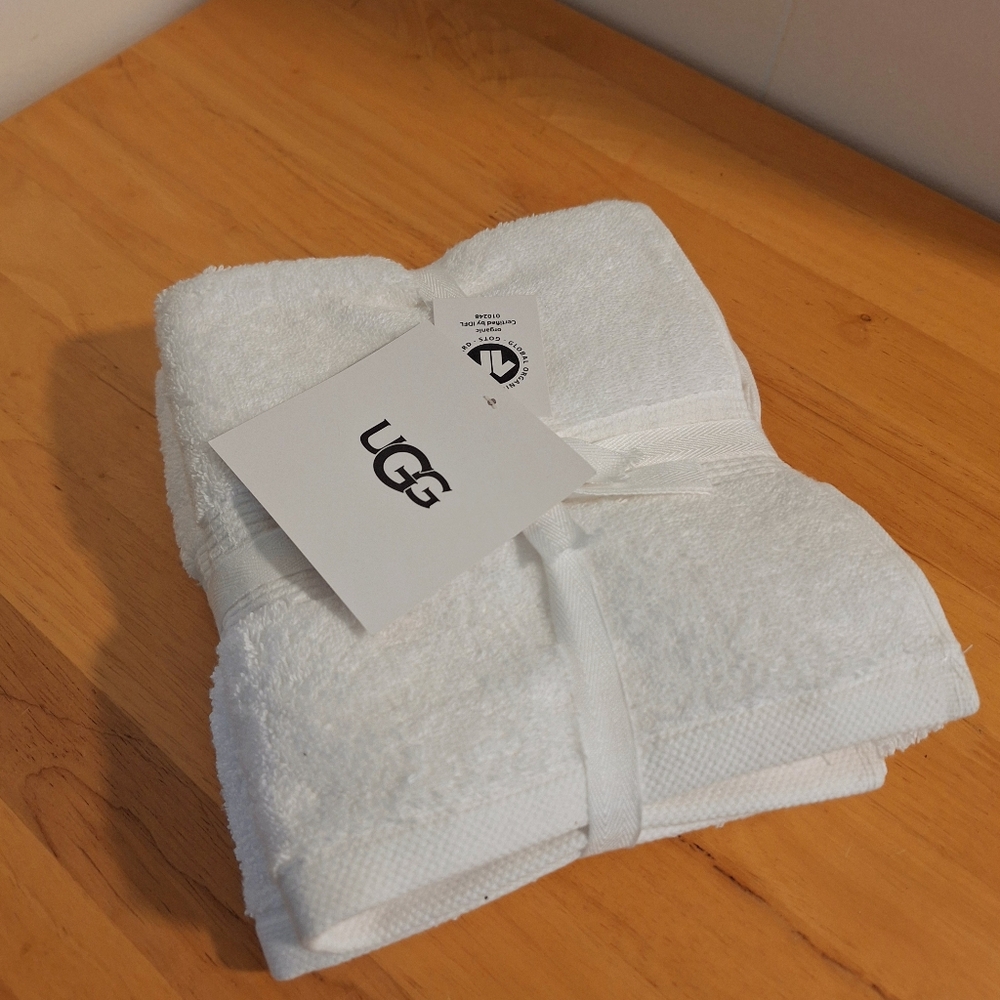 NWT UGG  set of 2 Hand Towels